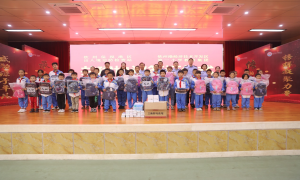 广西钦州保税港区出入境边检站：搭共建平台 护村校安全