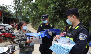 庭审现场变“警示课堂”