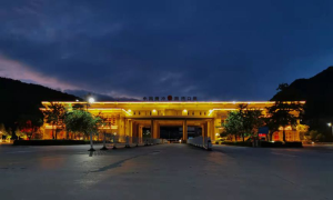 坚守的明灯 照耀边关月夜