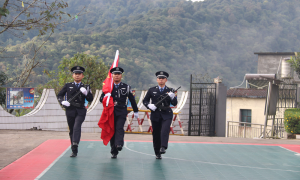 升国旗 庆国庆 用“坚守”献礼祖国母亲