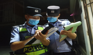 云南遮放镇：“敲门”行动 “敲”进群众心坎里