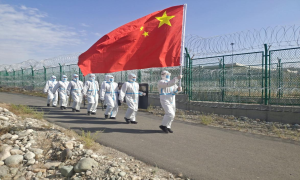 守边境山河 庆祖国华诞