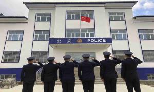 沙孜边境派出所开展“迎国庆，升国旗”主题活动