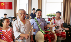 边疆“同心站”奏响民族一家亲交响曲