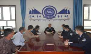 开展警民恳谈会，搭起警民连心桥