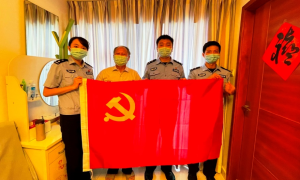 看望最可爱的人 重温红色记忆——皇岗边检站青年民警开展向老兵送温暖主题党日活动