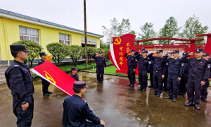 云南畹町边检站昔马分站学习张桂梅精神汲取榜样力量