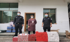 铜壁关边境派出所联合盈江县烟草专卖局查获假冒香烟30000余支