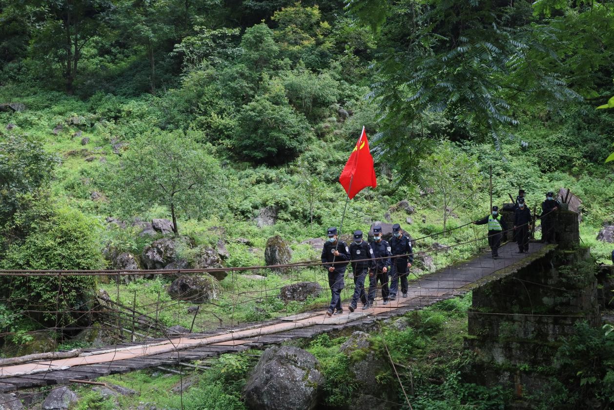 图片 7(1).jpg 图片 7(1).jpg