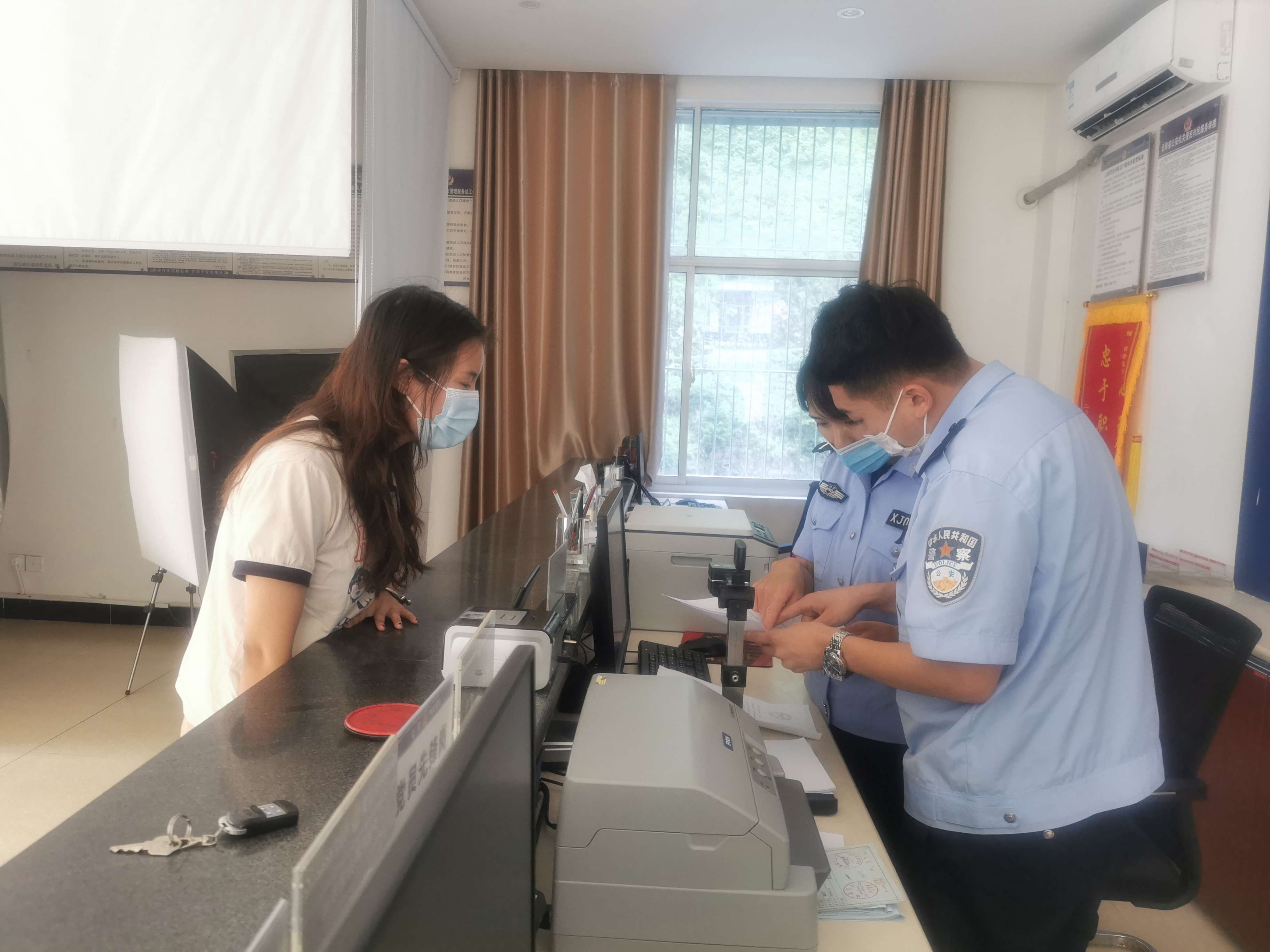 图片 4(1).jpg 图片 4(1).jpg