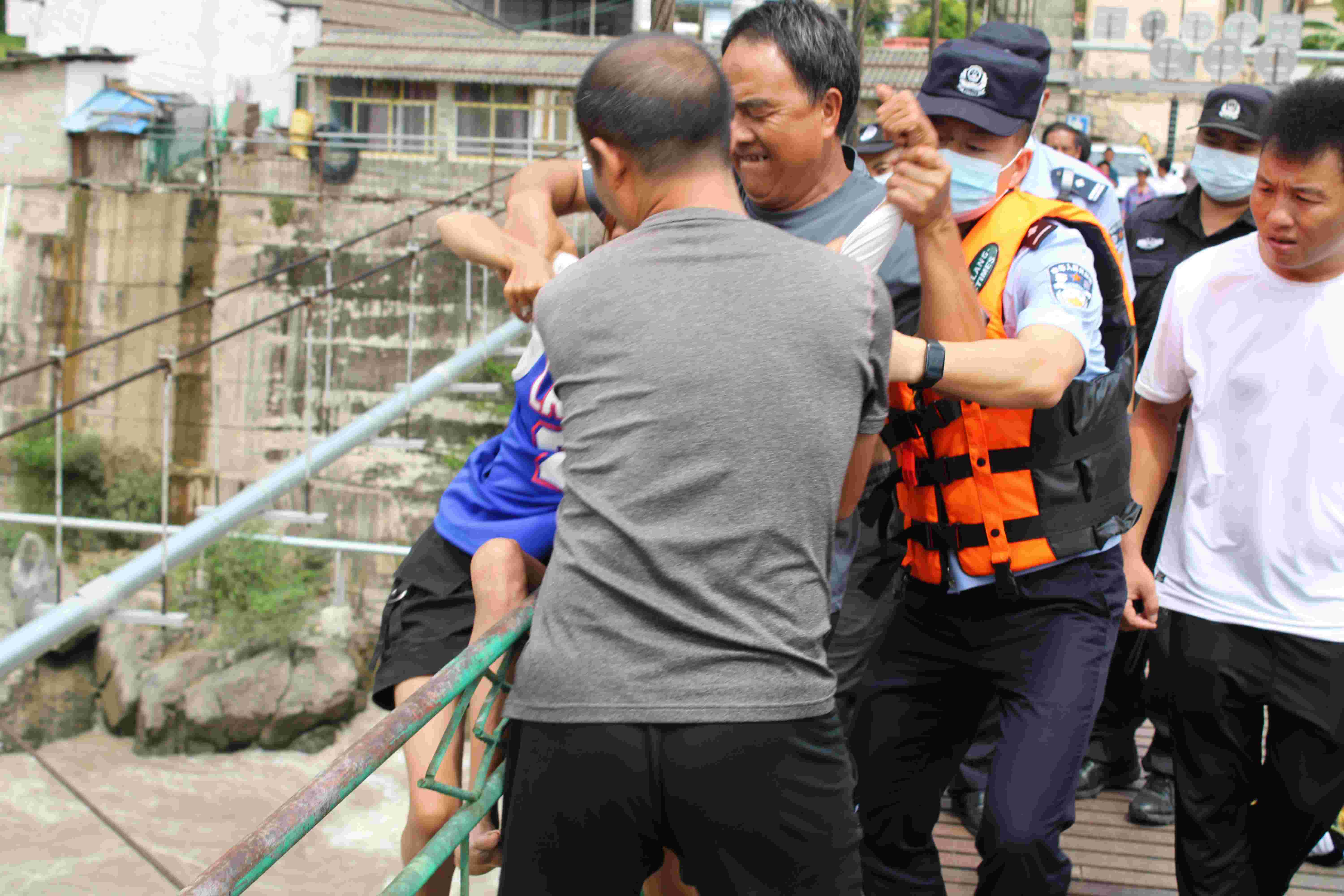 图片 2.jpg 图片 2.jpg