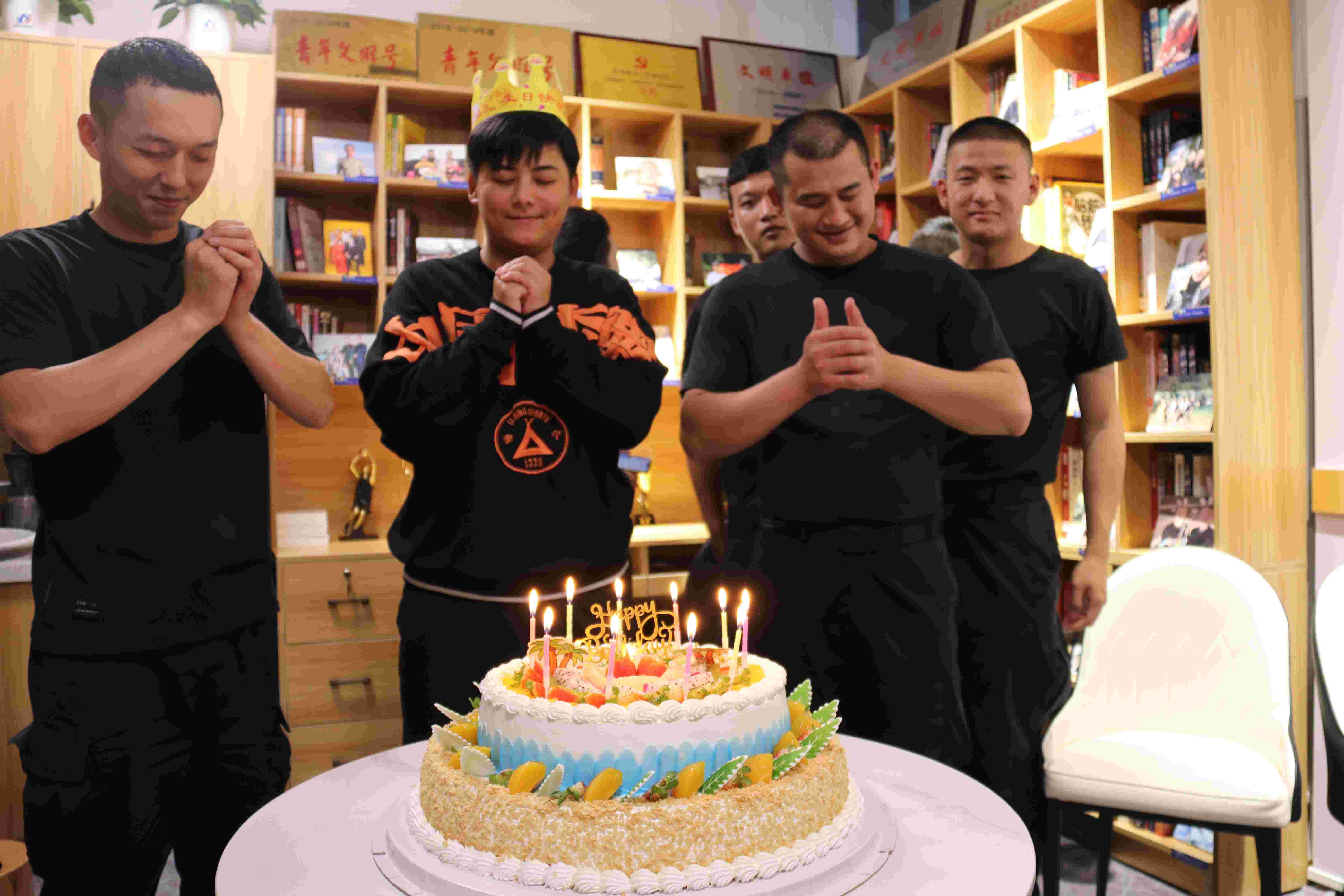 图片 1.jpg 图片 1.jpg