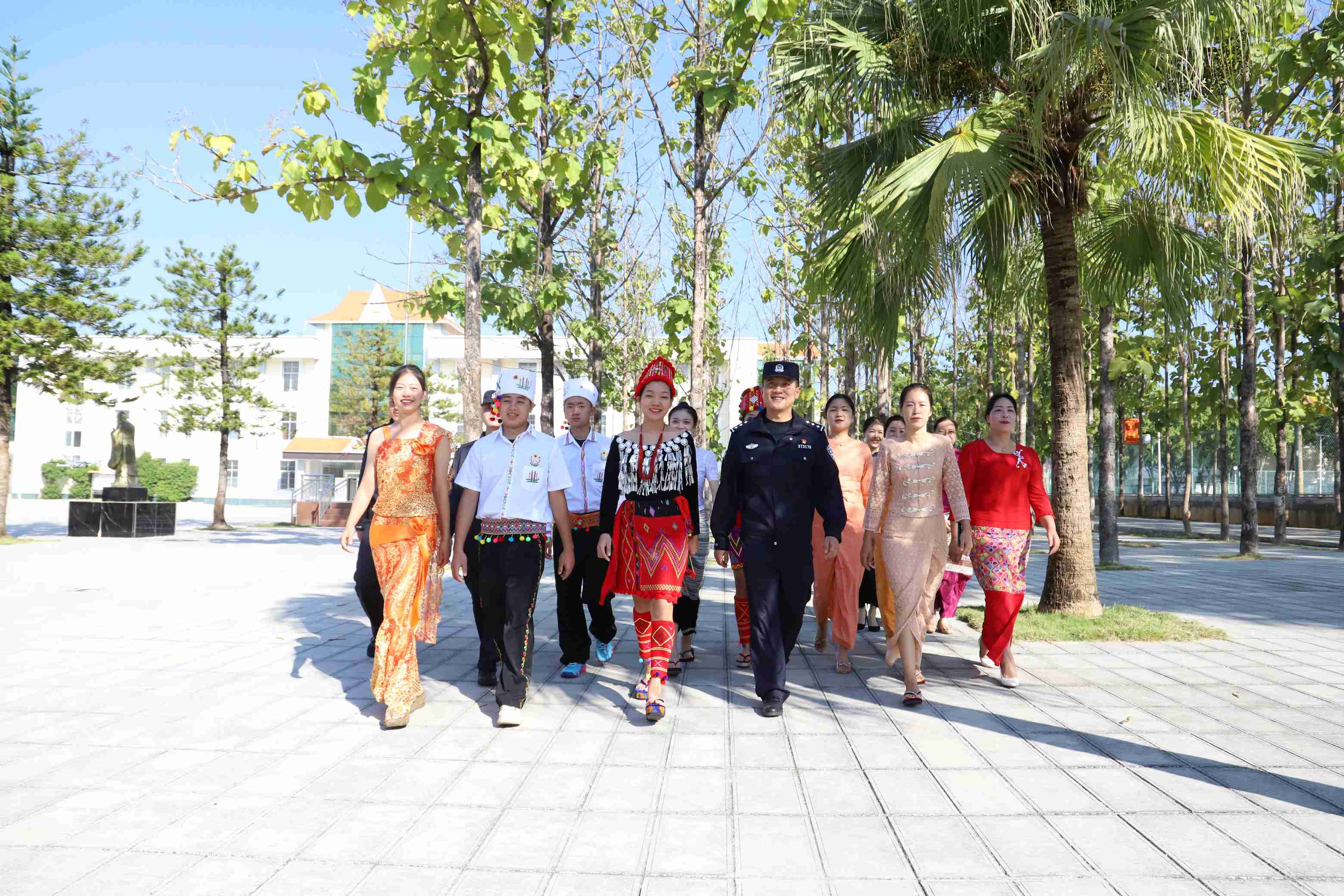 图片 2.jpg 图片 2.jpg