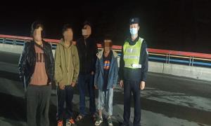 少年逃学欲外出“闯社会” 民警耐心劝导助回心转意