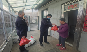 警民鱼水情 入户送温暖
