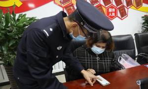 新疆老爷庙边检站宣讲自治区党代会精神
