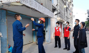 北海机场出入境边防检查站与马栏村委、消防救援队开展联合整治行动