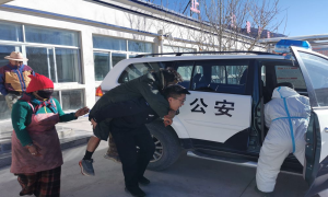 争分夺秒！班公湖边境派出所紧急救助受伤群众
