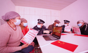 新疆大黄水泉边境派出所进牧区宣讲十九届六中全会精神
