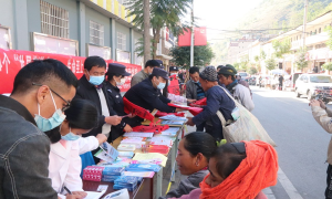 古登边境派出所联合驻地开展禁毒防艾主题宣传活动