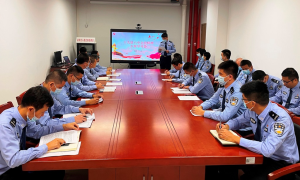 深圳皇岗出入境边防检查站召开党委会认真学习贯彻党的十九届六中全会精神