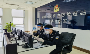 立冬将至 国门很“暖”