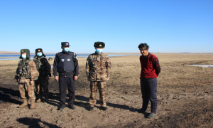 黑山头边境派出所联合解放军开展驻地边境封控和入户走访专项行动