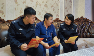 把党的十九届六中全会精神传送到边疆“亲戚”