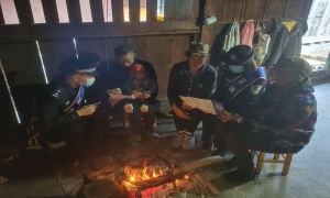 边城“警”色“移民蓝”