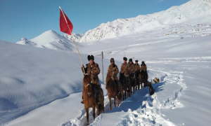 雪山守护者 边境线上的流动哨兵
