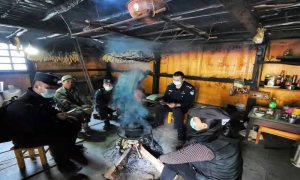 火塘边的宣传小分队