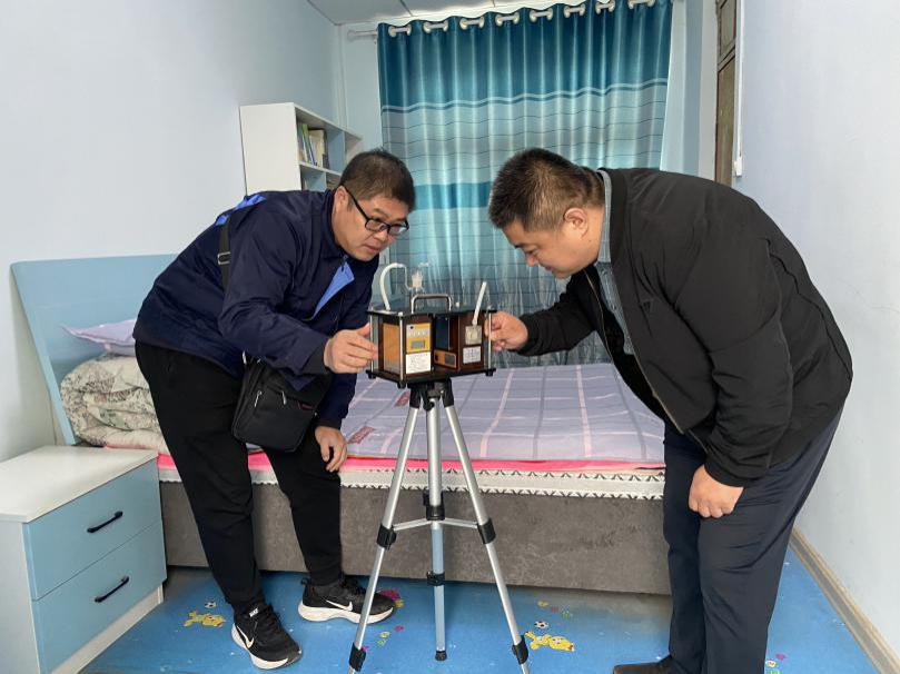 新闻1-3 联合省产品质量监督检验研究院对希望小屋开展检查验收.png