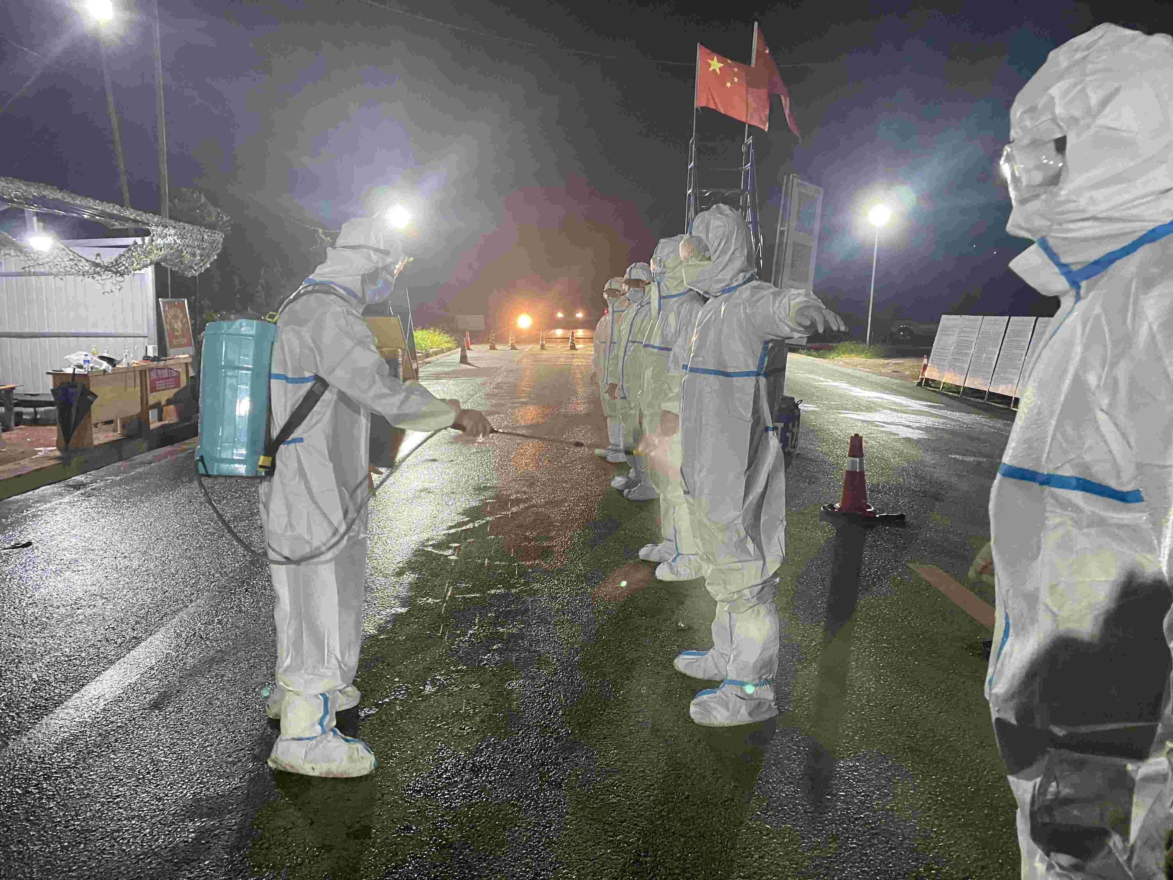 图8为民警下勤后消杀.jpg 图8为民警下勤后消杀.jpg