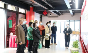 皇岗出入境边防检查站民警赴深圳龙华区道德风范馆开展警示教育主题活动