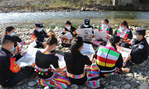 畹町出入境边防检查站苏典分站积极学习贯彻党的十九届六中全会精神