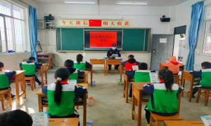 古登边境派出所进校园开展“全民反恐 共创平安”反恐怖宣传教育活动