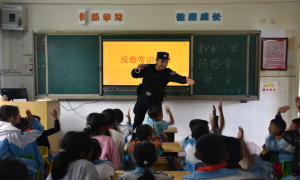 反恐宣传进校园 警校联动筑平安