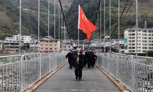 群防群治固屏障 联防联控保平安
