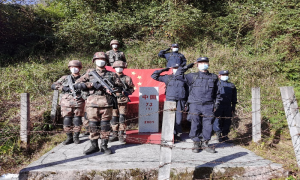 金平城关边境派出所冬日踏查护边境安宁