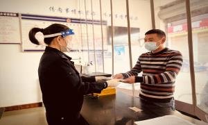 章凤边境派出所成功办理首笔户口迁移“跨省通办”业务