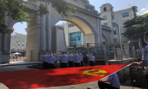 畹町出入境边防检查站执勤队打好组合拳让党的十九届六中全会精神走“新”更走“心”