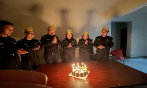 上江边境派出所的别样生日会