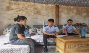 时刻准备解决村民的“小纠纷”