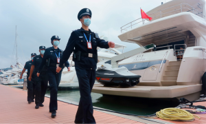 三亚出入境边防检查站全力做好第22号台风“雷伊”防御工作