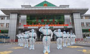 打洛小镇“一天四季”的警色