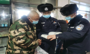 上库力边境派出所筑牢疫情防控安全防线