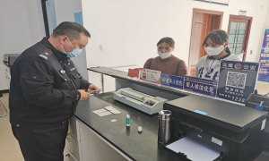 你有困难我来帮 爱心助学暖心肠