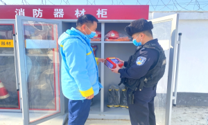麦海因边境派出所组织民警开展企事业单位冬季安全大检查