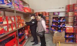 洛本卓边境派出所开展烟花爆竹行业场所安全隐患大排查