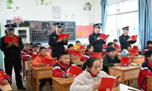 花桥坝边境检查站如火如荼开展宪法宣传周活动